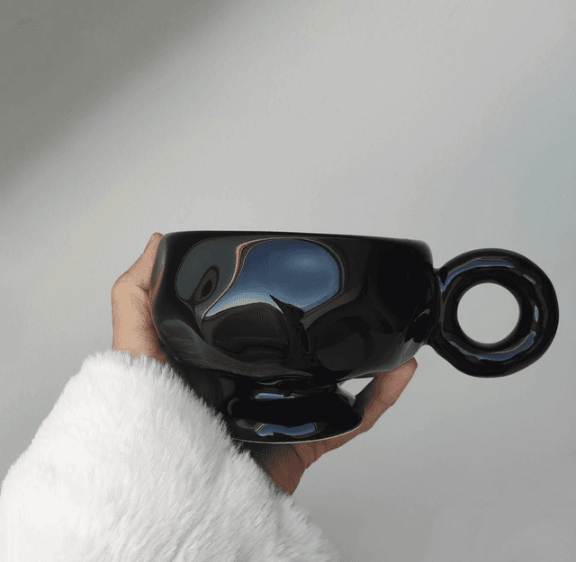 Mug en céramique original moderne