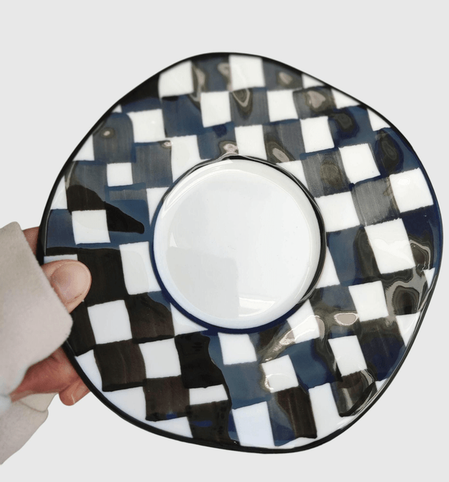 Tasse et soucoupe en céramique carreaux noir