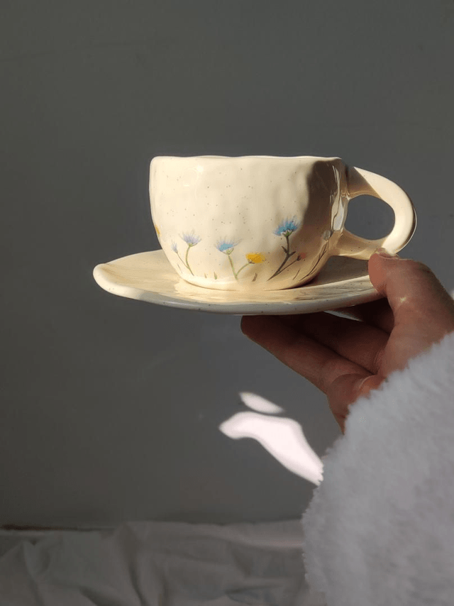 Tasse à café avec soucoupe