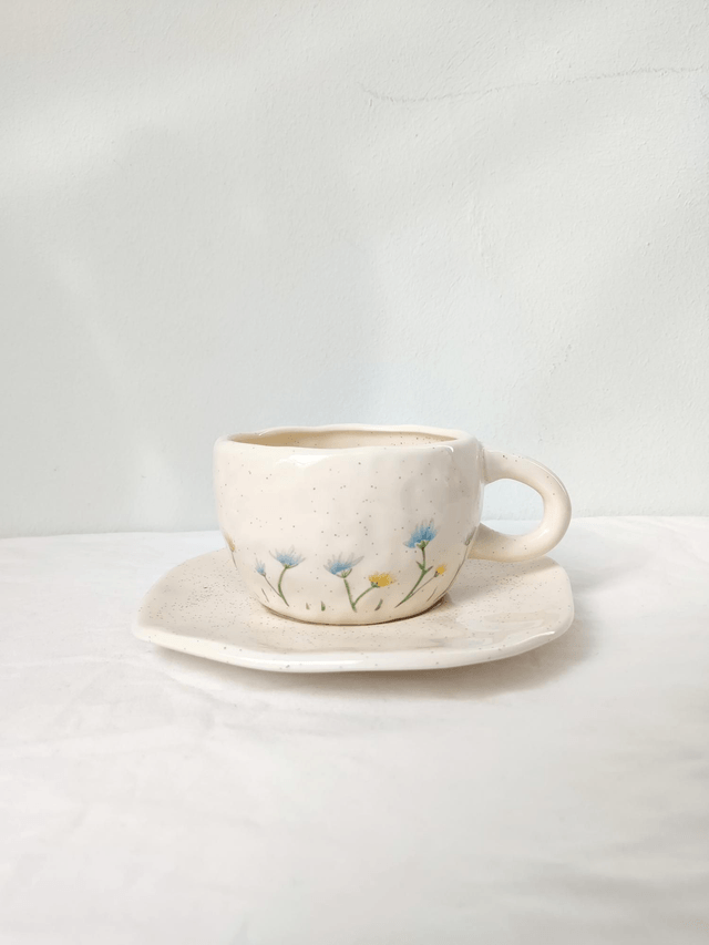 Tasse à café avec soucoupe