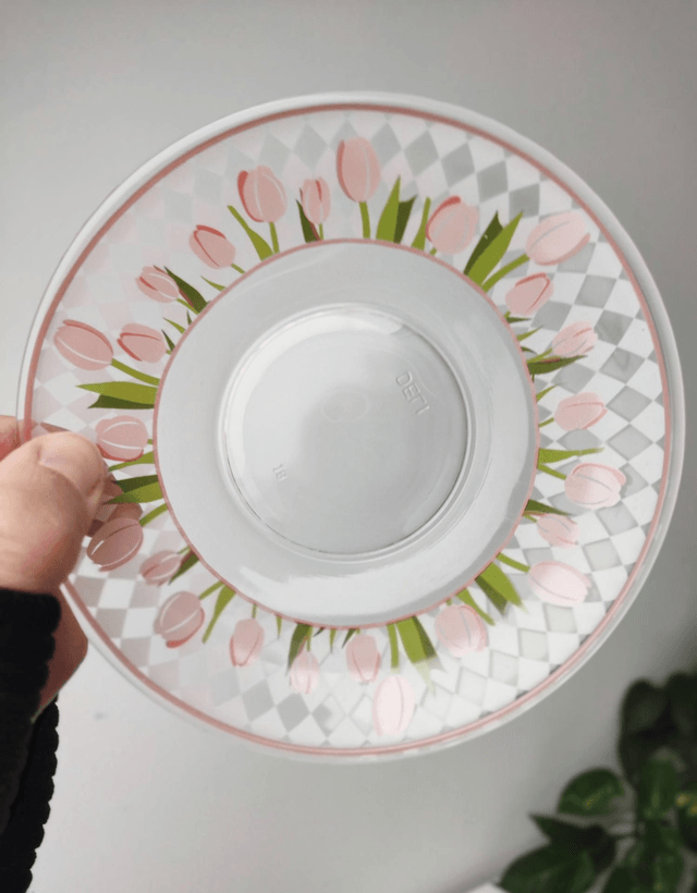Tasse à café et soucoupe en verre style vintage tulipes roses